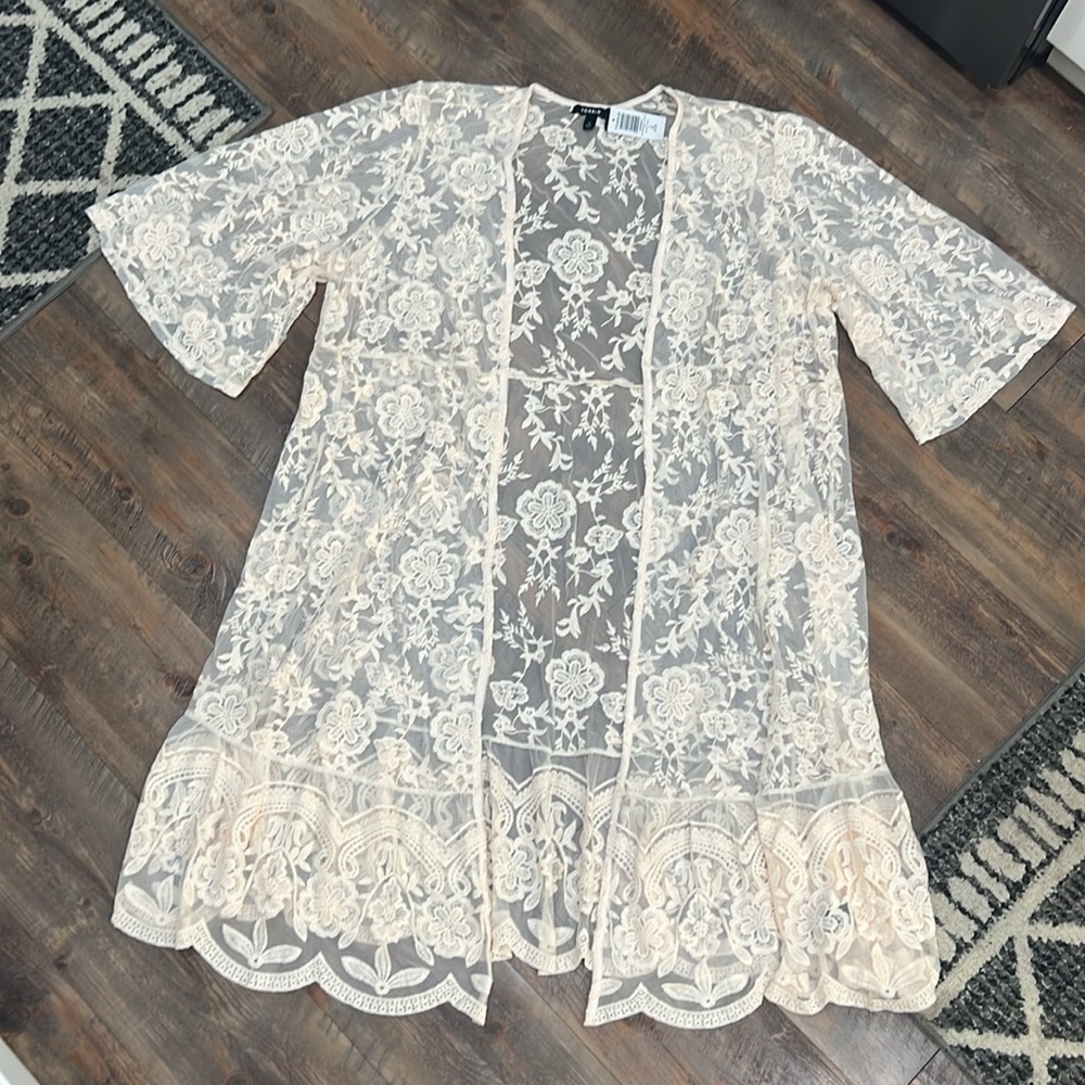 NWT “Mesh Embroidered Kimono” by TORRID SZ 3 (22/24)